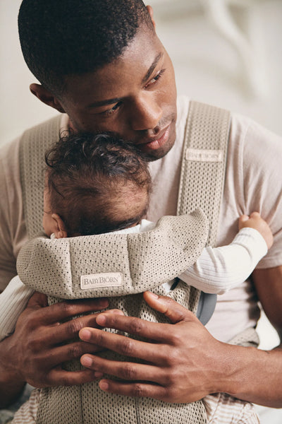 BabyBjorn Baby Carrier Mini 3D mesh Gray beige - Swanky Boutique