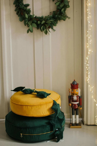 Betty's Home Velvet Star Garland Mint - Swanky Boutique 