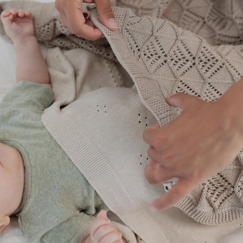 Bibs - Knitted Blanket - Wavy Ivory - Swanky Boutique Malta 