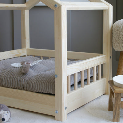 Luletto Pet Cozy House Bed Natural Wood Medium - Swanky Boutique Malta 