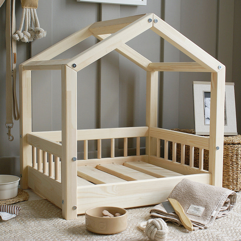 Luletto Pets - Cosy House Bed Medium - Natural Wood