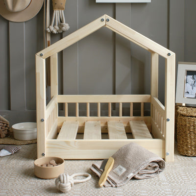 Luletto Pets - Cosy House Bed Medium - Natural Wood