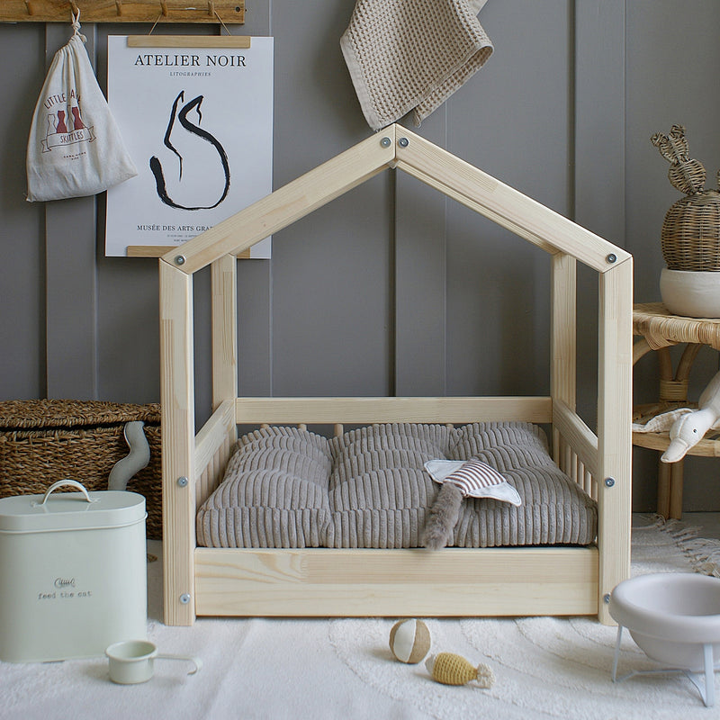 Luletto Pets - Cosy House Bed Medium - Natural Wood