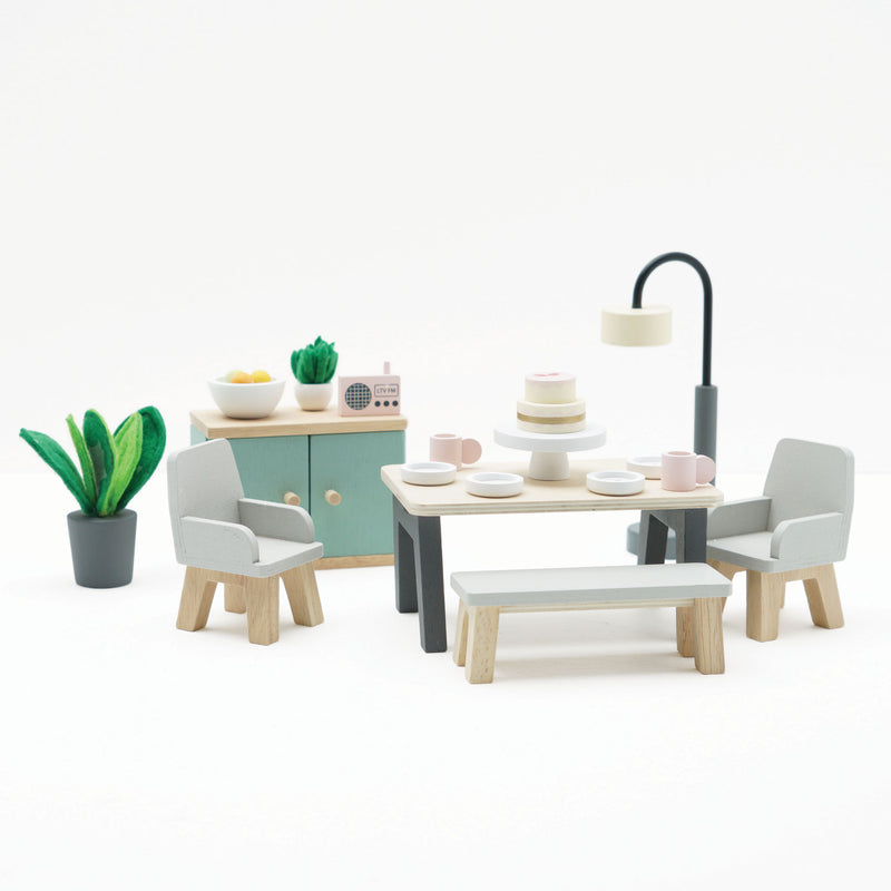 Wooden Dolls House Dining Room - 18 Pieces