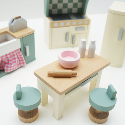 Wooden Dolls House Kitchen Furniture, 20 Pieces