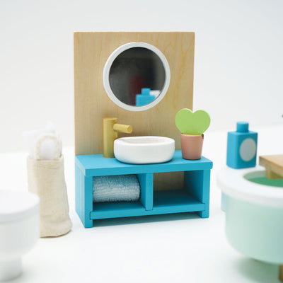 Wooden Dolls House Bathroom Furniture - 19 Pieces
