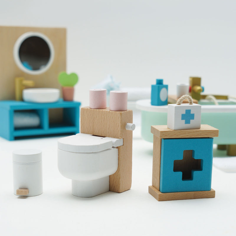 Wooden Dolls House Bathroom Furniture - 19 Pieces