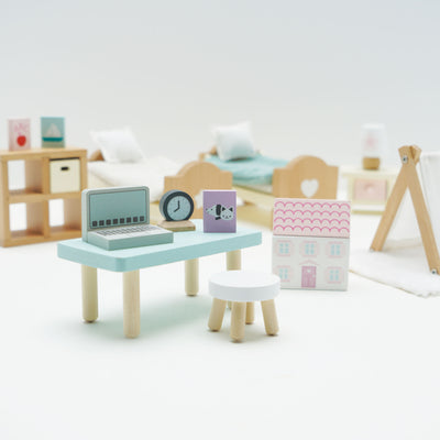 Wooden Dolls House Children's Bedroom Furniture, 24 Pieces