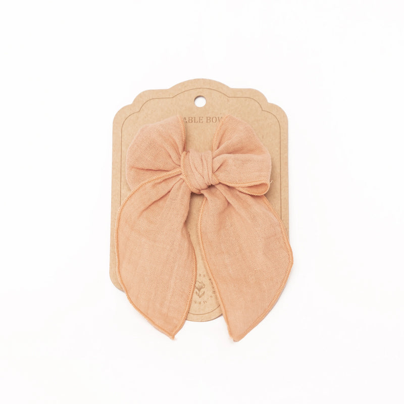 Mrs Ertha -Fable Bow Clip- Blush -Swanky Boutique Malta 