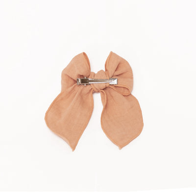 Mrs Ertha Fable Bow Clip- Blush Swanky Boutique Malta 