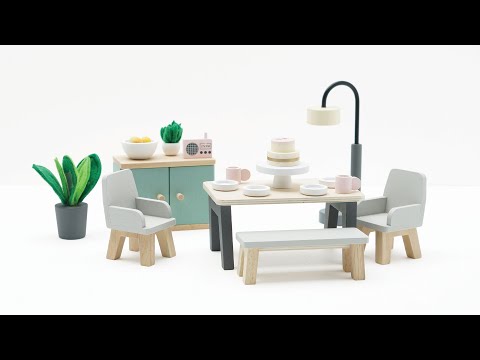 Wooden Dolls House Dining Room - 18 Pieces
