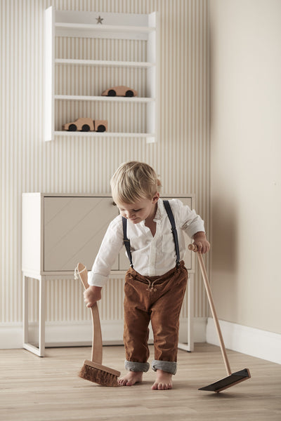 Kid's Concept - Brush and dustpan Wooden - Swanky Boutique