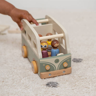 Vintage Campervan Incl 4 Figurines