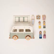 Vintage Campervan Incl 4 Figurines