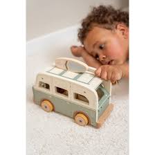 Vintage Campervan Incl 4 Figurines
