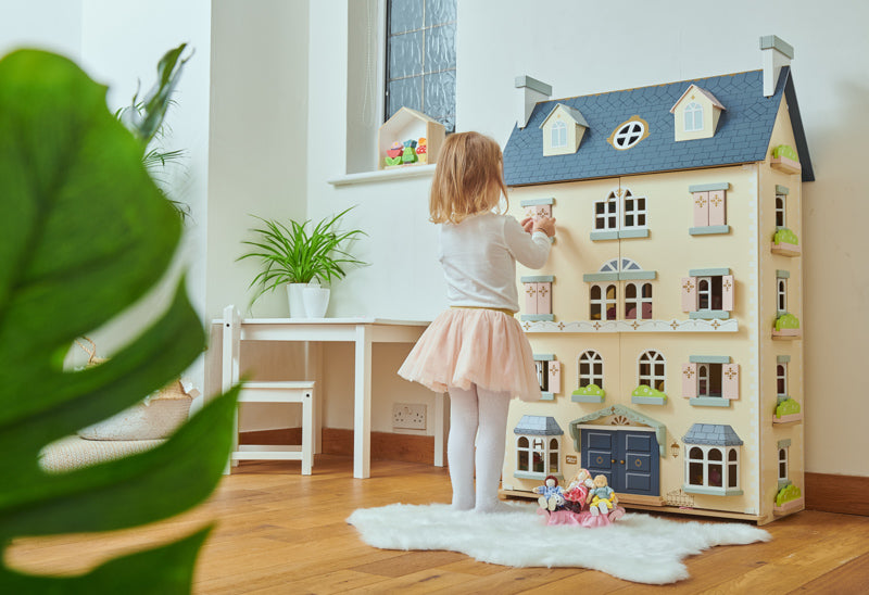 Le Toy Van - Dolls House Extra Large Palace House - Swanky Boutique