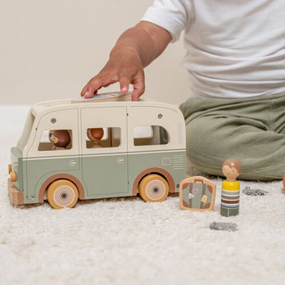 Vintage Campervan Incl 4 Figurines